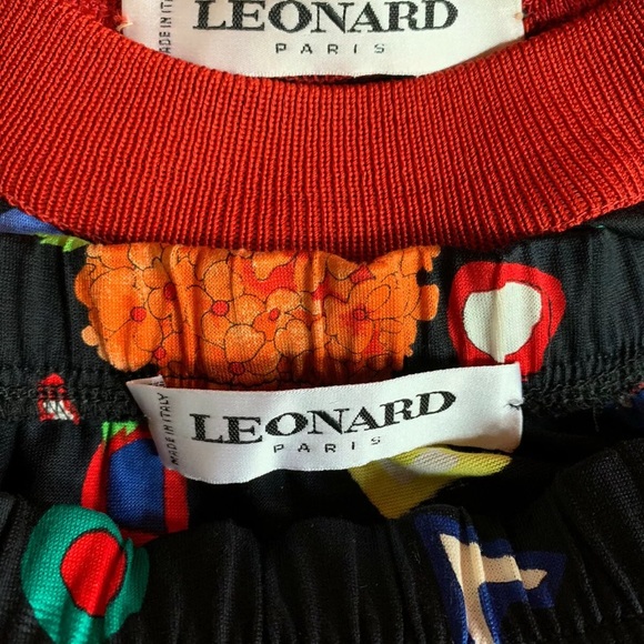 LEONARD PARIS LETTERS SILK TOP WITH SKIRT SET UNIQUE AND RARE - Picture 4 of 12